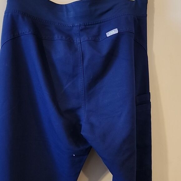 FIGS TECHNICAL COLLECTION SMALL SCRUB PANTS CARGO - Picture 4 of 4